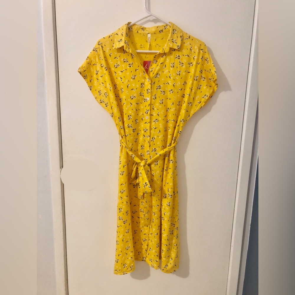 Yellow Floral Button-Front Shirt Dress with Tie Waist size small summer